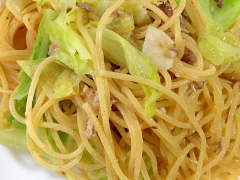 イワシのオイル漬けとキャベツのパスタ